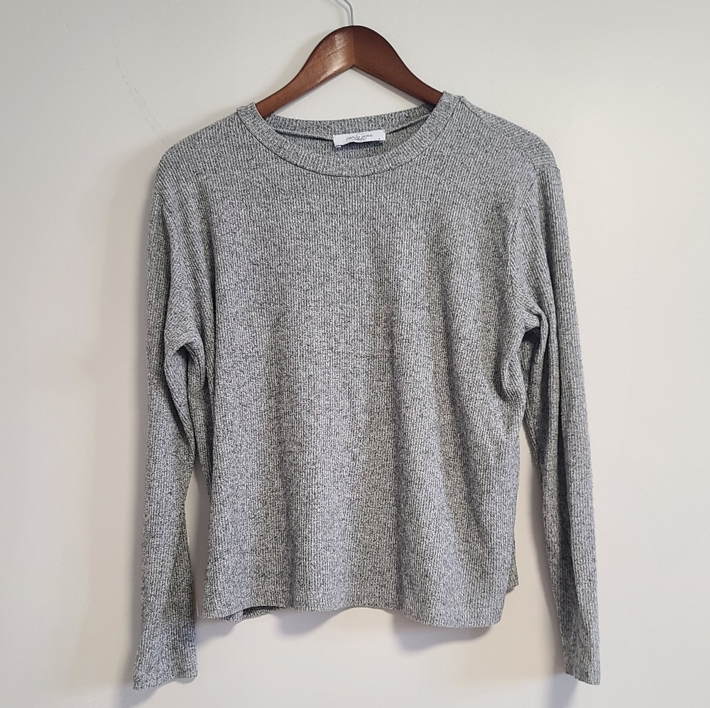 Carly jean los Angeles crop top